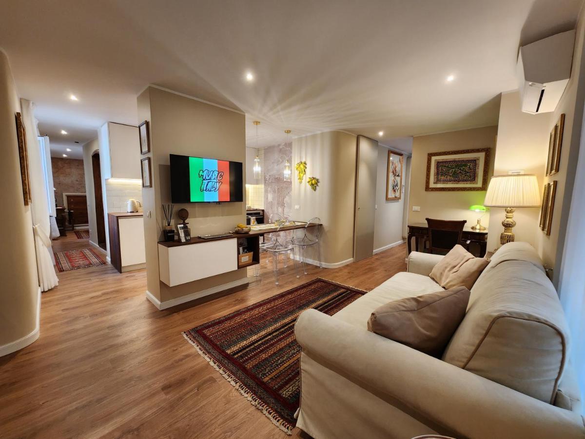 Charming Stay In Roma - Luxury Holiday Apartment Exterior foto