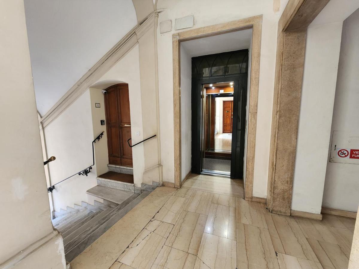 Charming Stay In Roma - Luxury Holiday Apartment Exterior foto