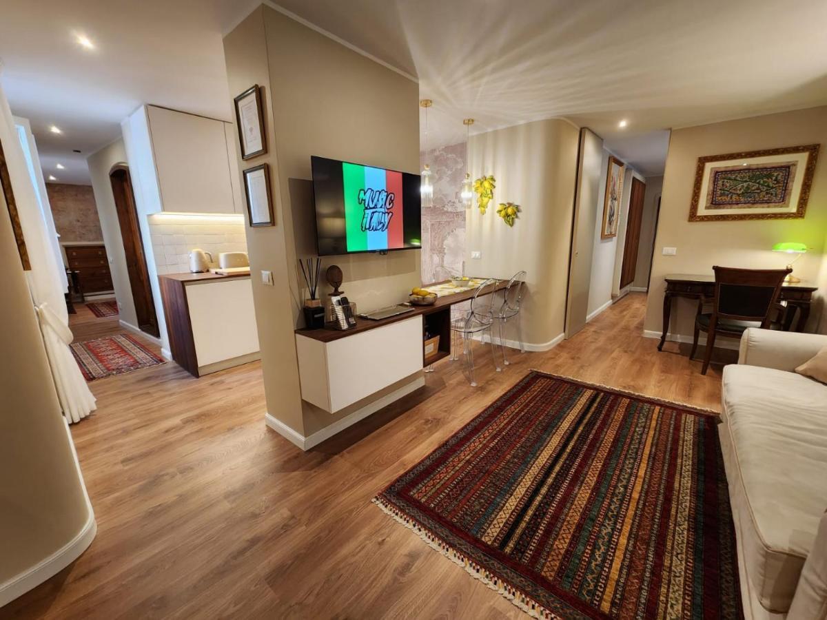 Charming Stay In Roma - Luxury Holiday Apartment Exterior foto
